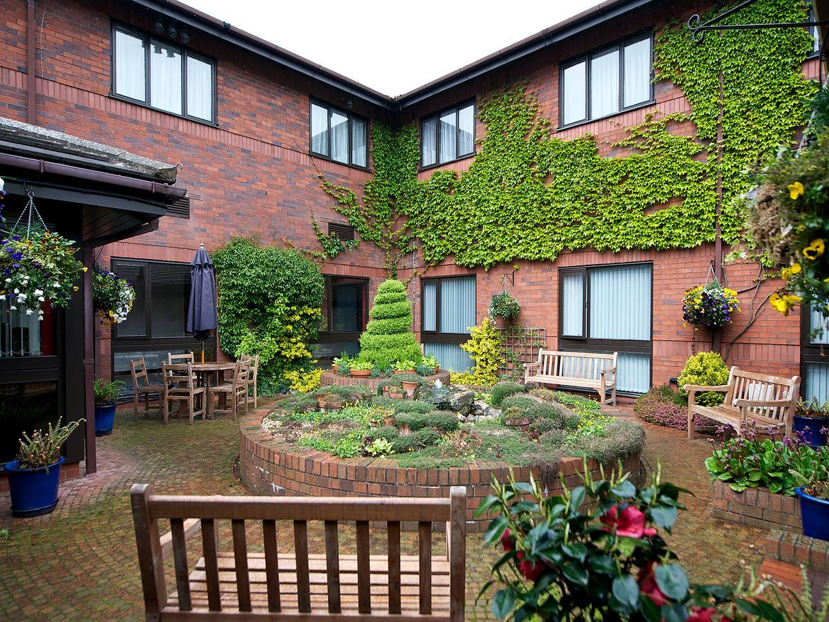 Warwick Conferences - Radcliffe Hotel Coventry Exterior foto